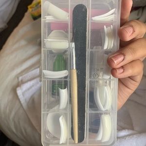 Kiss acrylic nail set